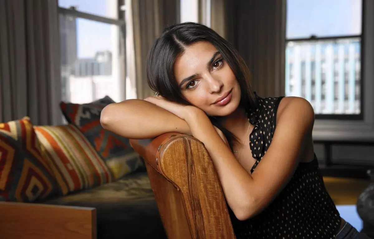 Emily Ratajkowski opens up about getting over fear of abandonment