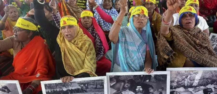10 women survivors of Bhopal gas tragedy end fast after receiving govt assurance