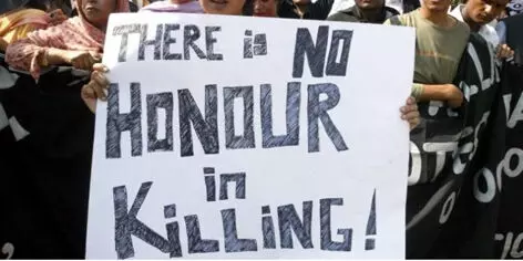Father kills daughter in a Pakistan court for marrying a man of her choice