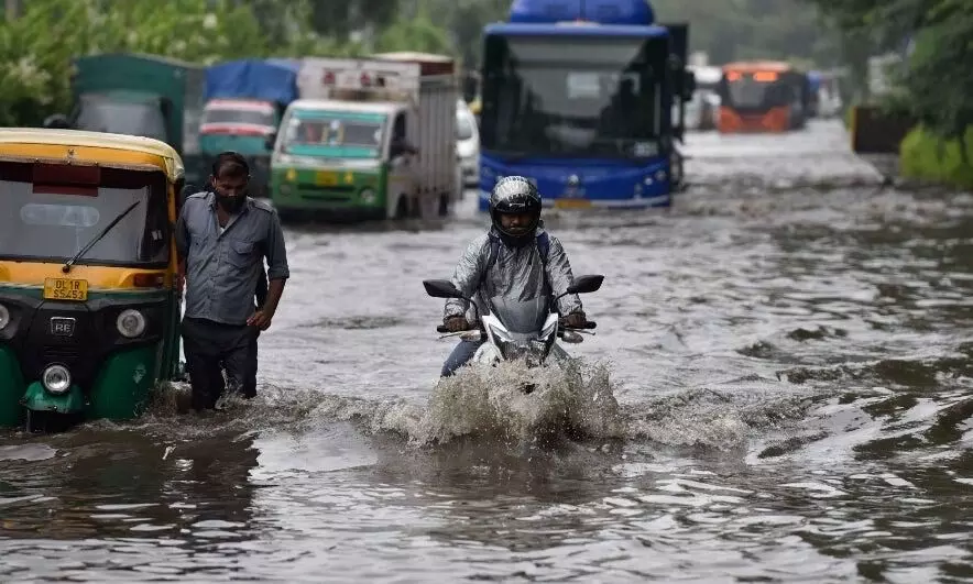 Hailstorms & heavy rains lash Delhi on Saturday; temperatures down