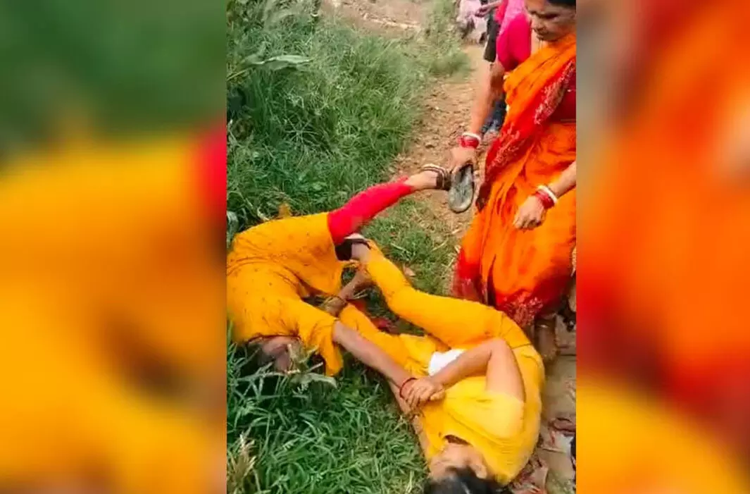 Teachers thrash their headmistress in Bihar school, like roosters ready to kill