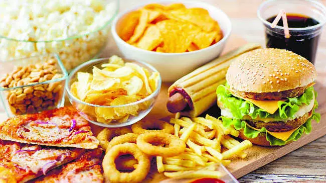 Study shows correlation between reduced sleep quality and eating junk food