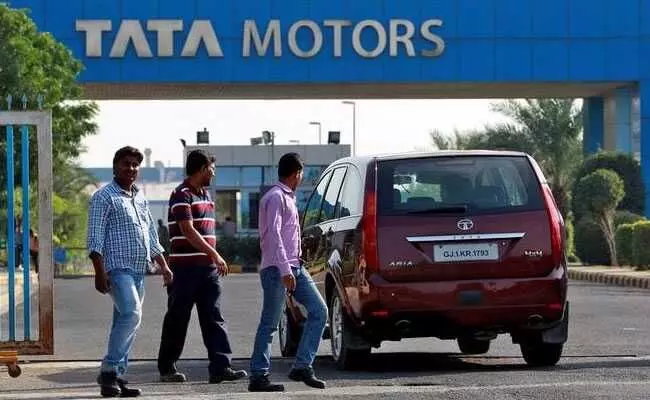 Tata to set up a mega EV battery plant in Gujarat, deal signed