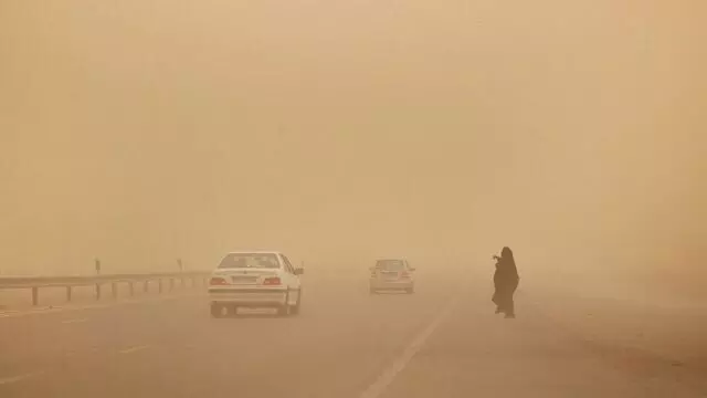Sandstorms in Iran: Over 800 people hospitalised
