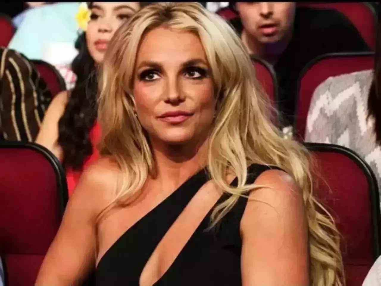Pop star Britney Spears says she was struck by Victor Wembnyama’s security