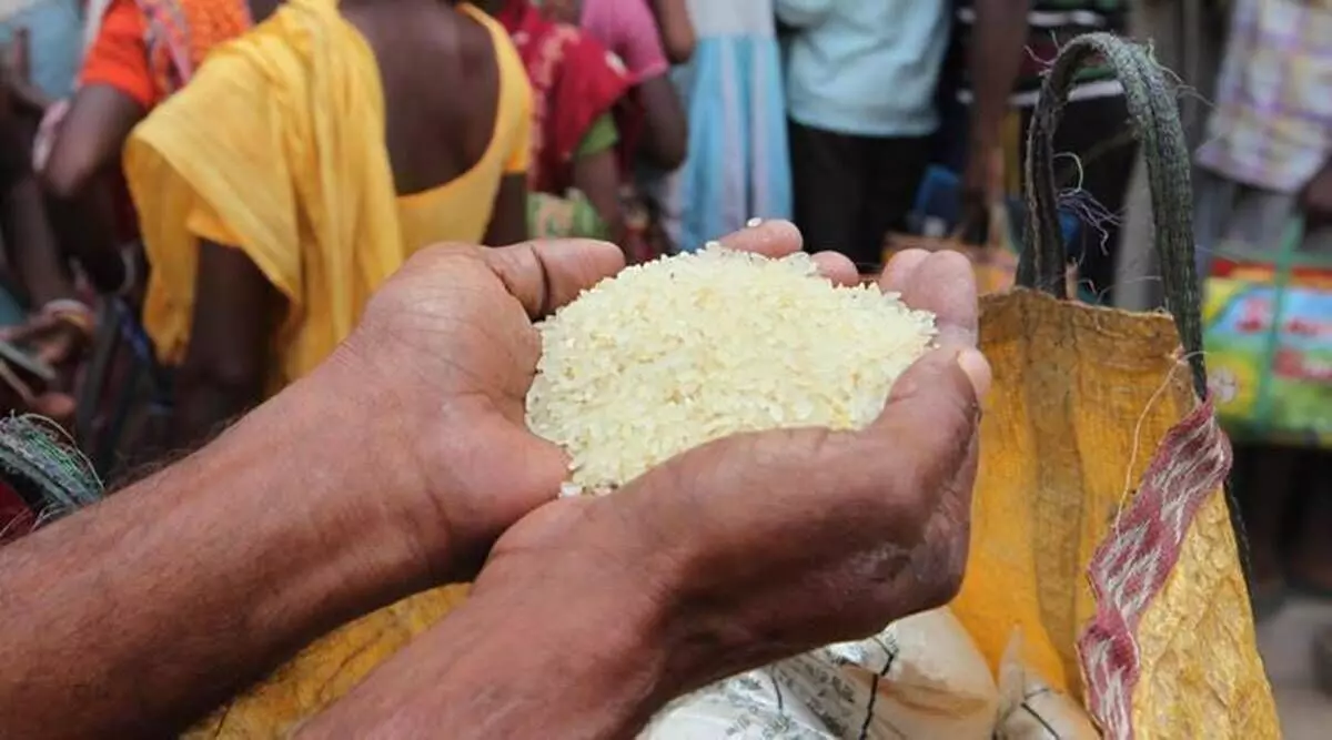 India mulling over banning rice exports amid price surge: report