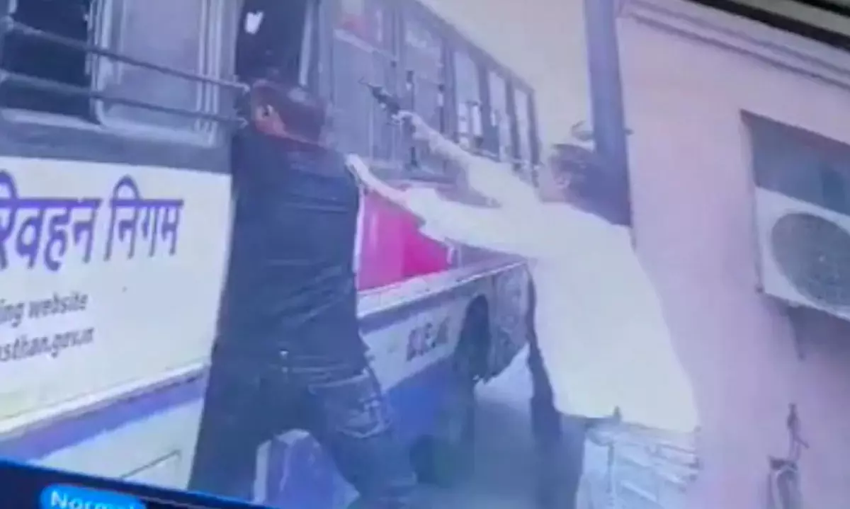 Shocking video shows 8 men taking turns to shoot gangster in Rajasthan bus with cops