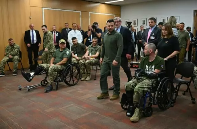 Zelensky tells injured Ukrainian soldiers in New York to ‘stay strong’