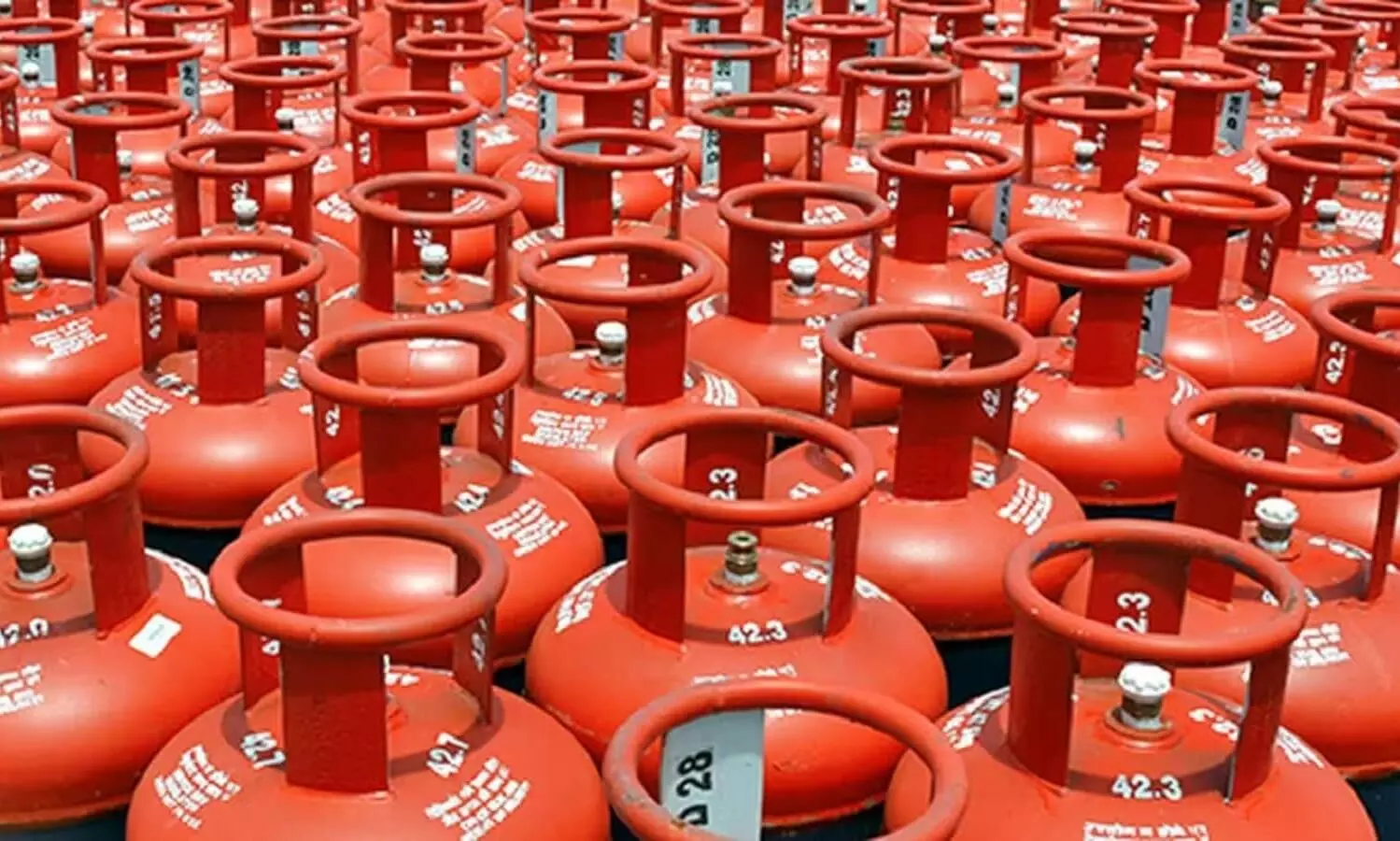Commercial LPG cylinder price hiked by Rs 209