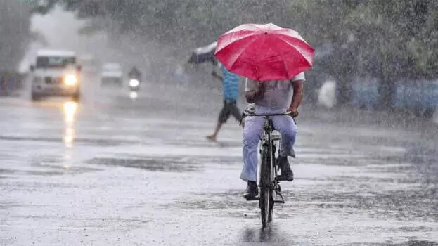Heavy rain, waterlogging in Kerala, yellow alert in 9 districts