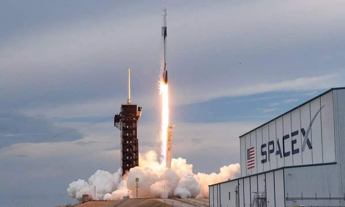 Amazon signs 3-launch deal with Musk’s SpaceX for Kuiper satellites