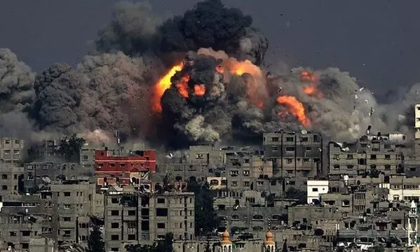 Israel bombards Gaza; Palestinians running out of land to shelter