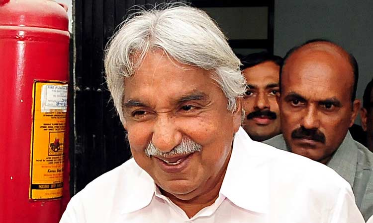 Kannur airport: Not for controversy, Oommen Chandy
