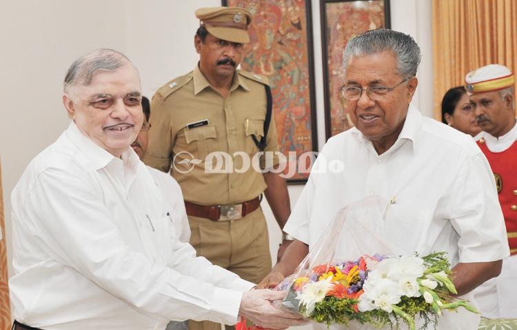 Pinarayi calls on Governor, submits list of cabinet ministers