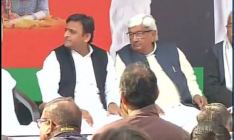 SP, BSP announce tie-up for Lok Sabha polls sans Congress, to contest 38 seats each in UP