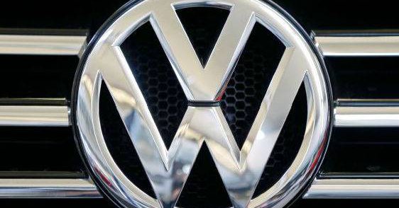 Volkswagens shares plunge 18.6 percent